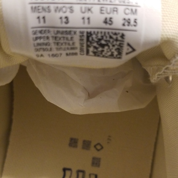 Converse - Picture 2 of 2